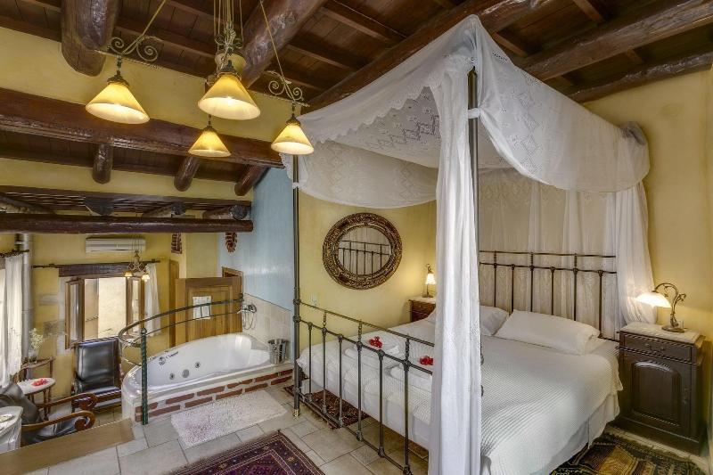 Ifigenia Lux Maisonette In Oldtown And Villas In Theriso Vilage 14 Km Outside Of Chania 하니아 외부 사진