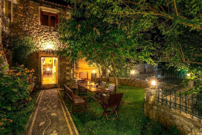 Ifigenia Lux Maisonette In Oldtown And Villas In Theriso Vilage 14 Km Outside Of Chania 하니아 외부 사진