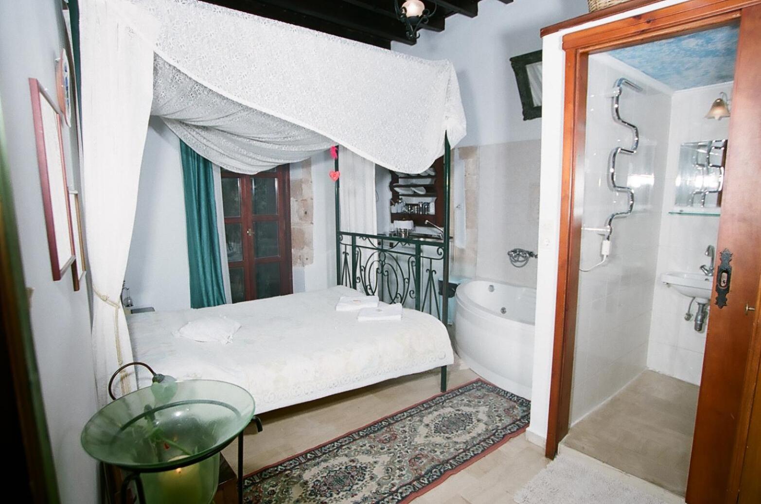 Ifigenia Lux Maisonette In Oldtown And Villas In Theriso Vilage 14 Km Outside Of Chania 하니아 외부 사진