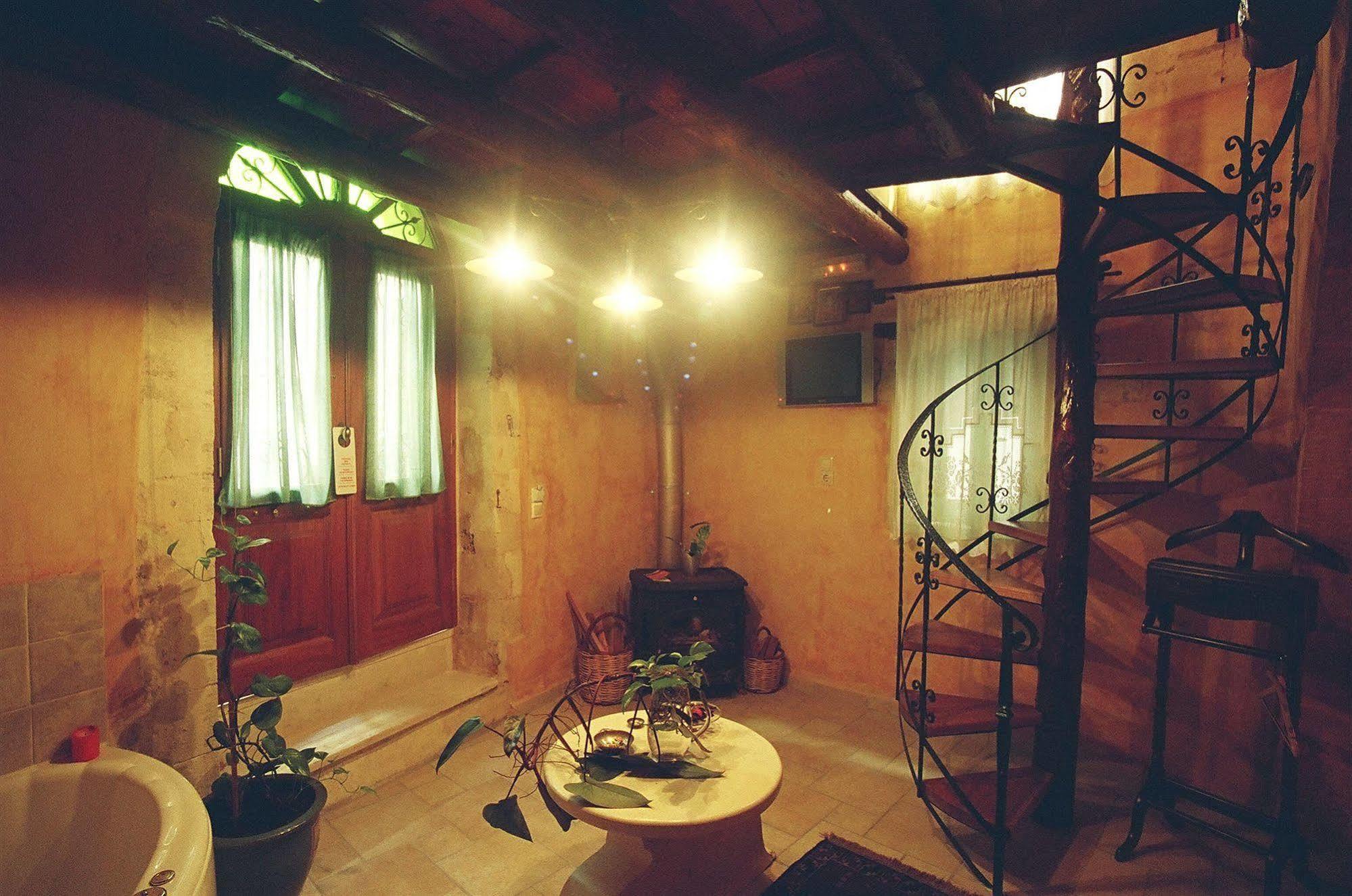 Ifigenia Lux Maisonette In Oldtown And Villas In Theriso Vilage 14 Km Outside Of Chania 하니아 외부 사진